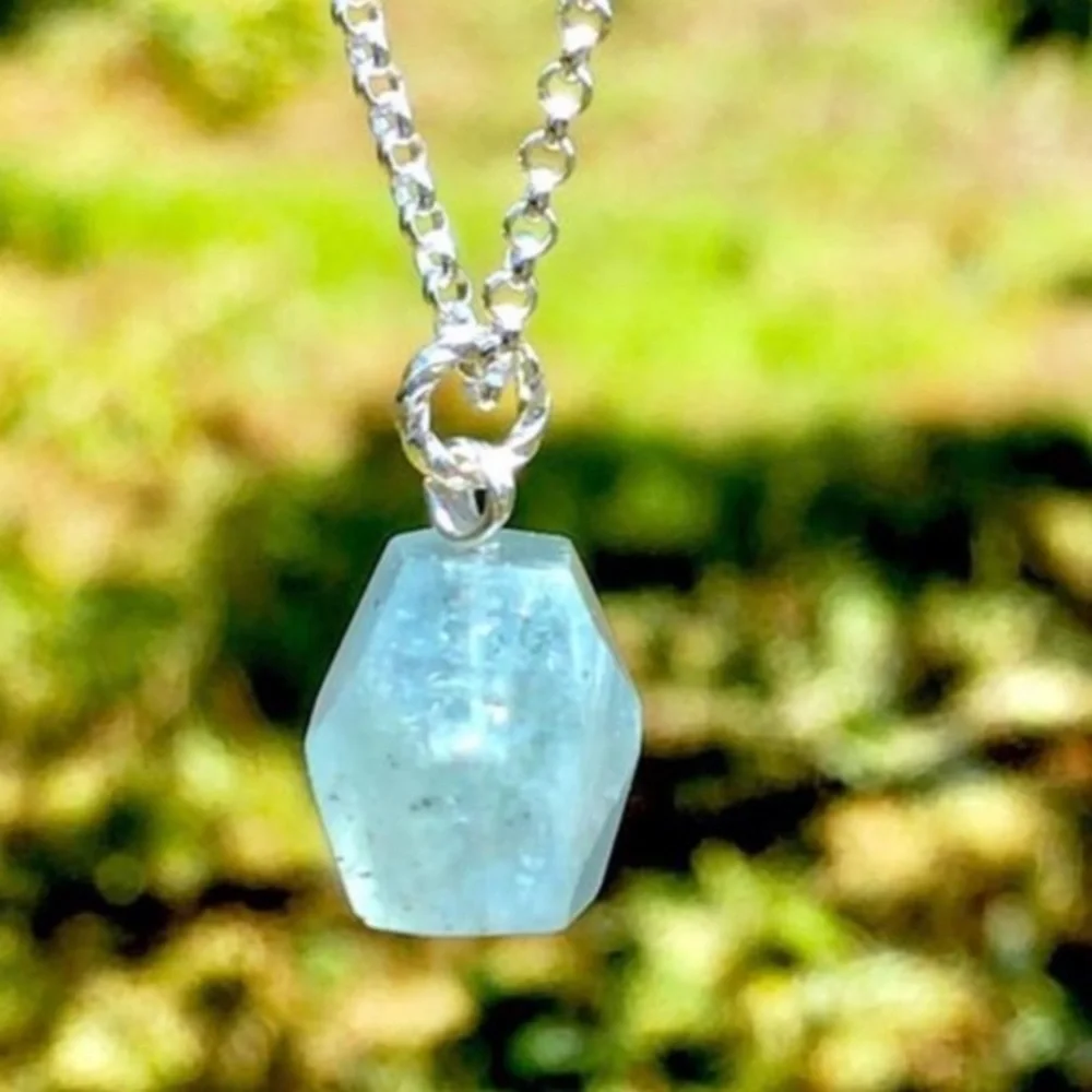 Healing Aquamarine Gemstone Necklace! - Picture 5 of 6